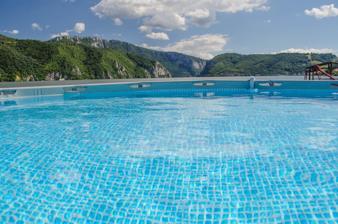 Casa Ana Serena Ieşelniţa エクステリア 写真